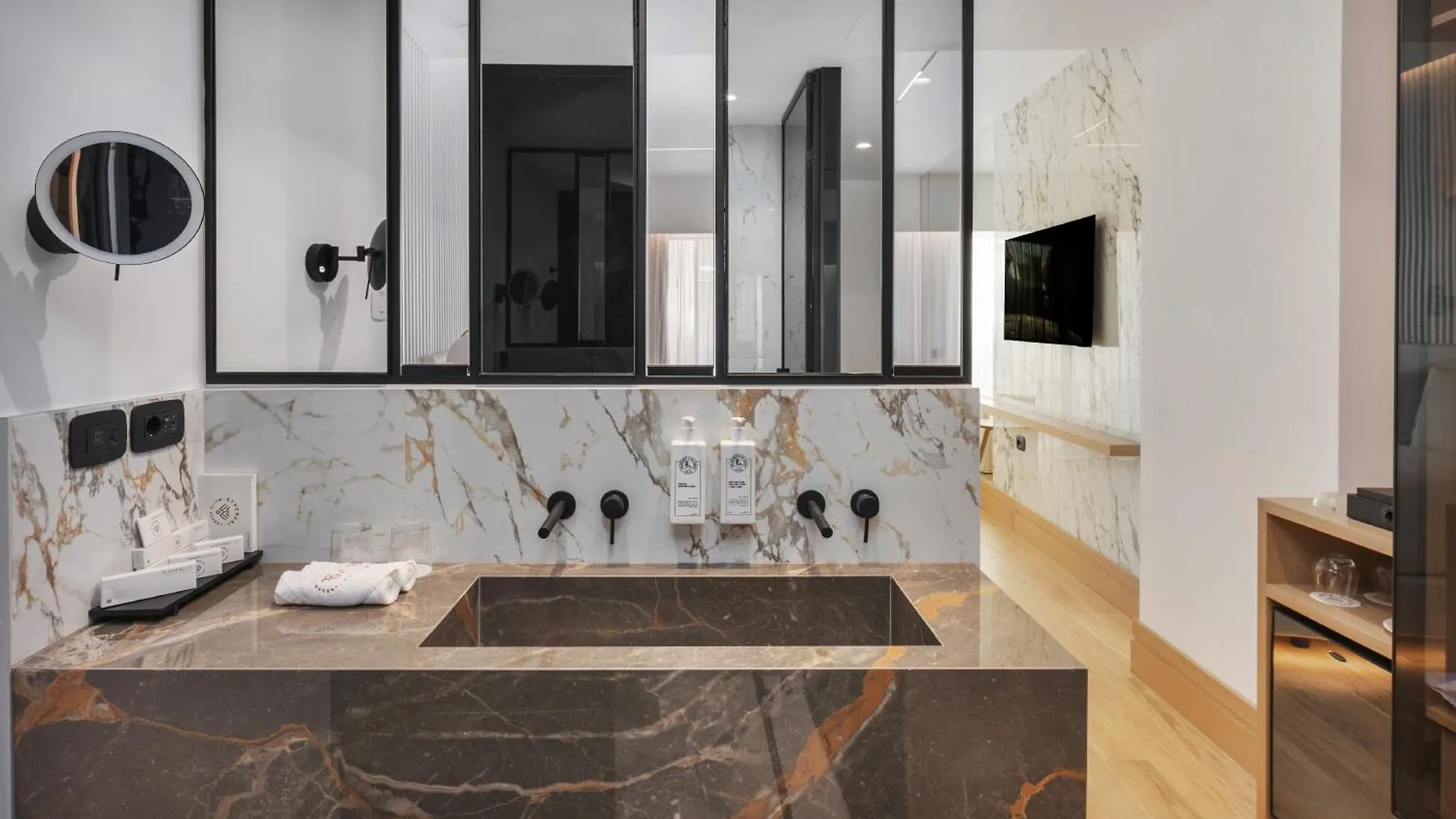Ethereal White Resort Hotel & Spa - Adults Only イラクリオン