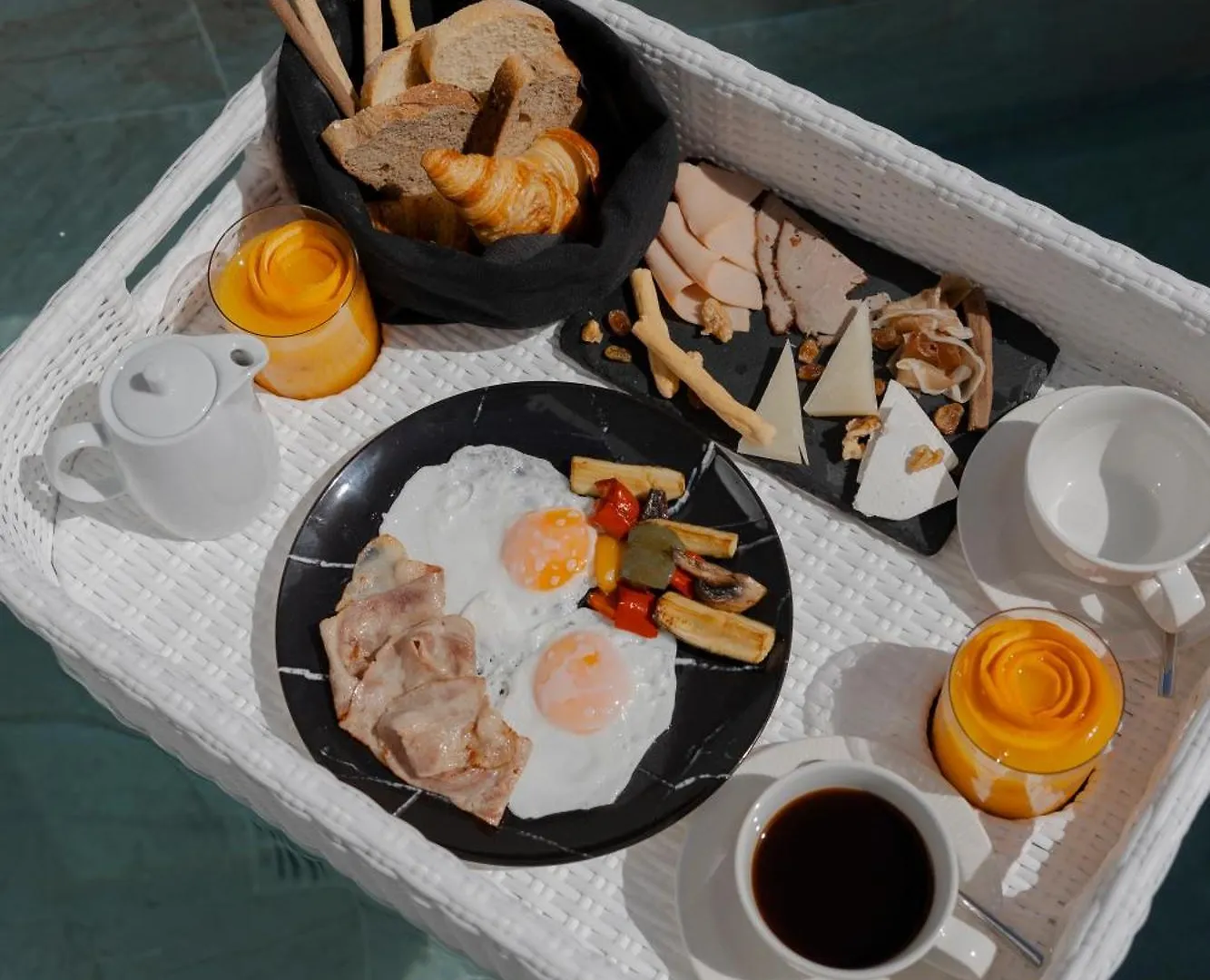 Ethereal White Resort Hotel & Spa - Adults Only イラクリオン