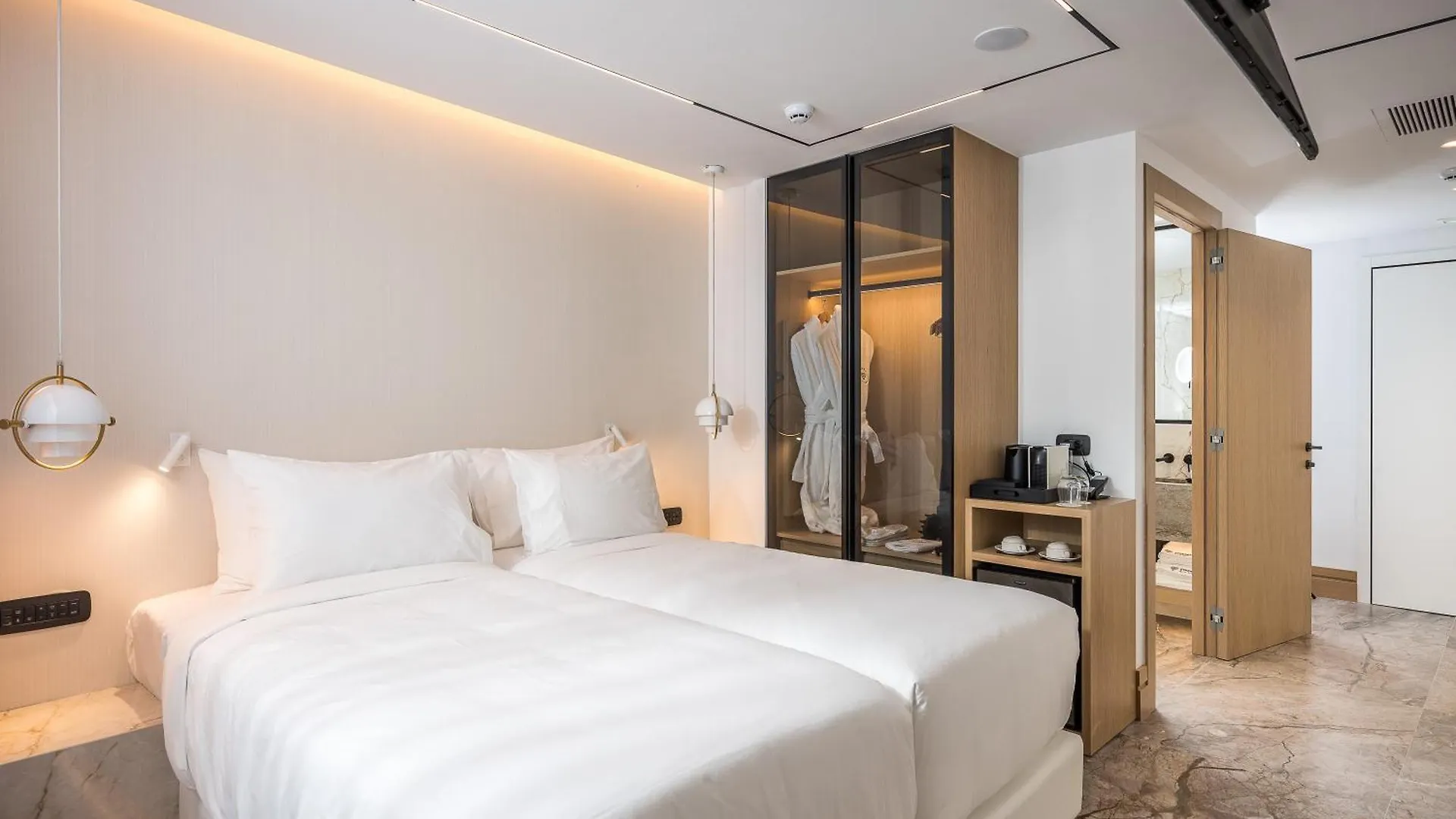 Ethereal White Resort Hotel & Spa - Adults Only イラクリオン 5*,  ギリシャ